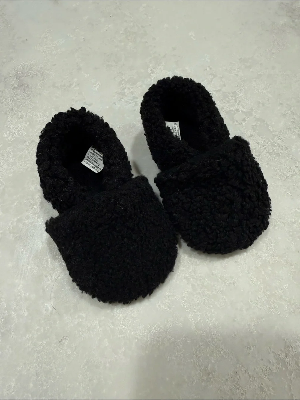Baby GAP 0-3 Month Black Sherpa Slippers